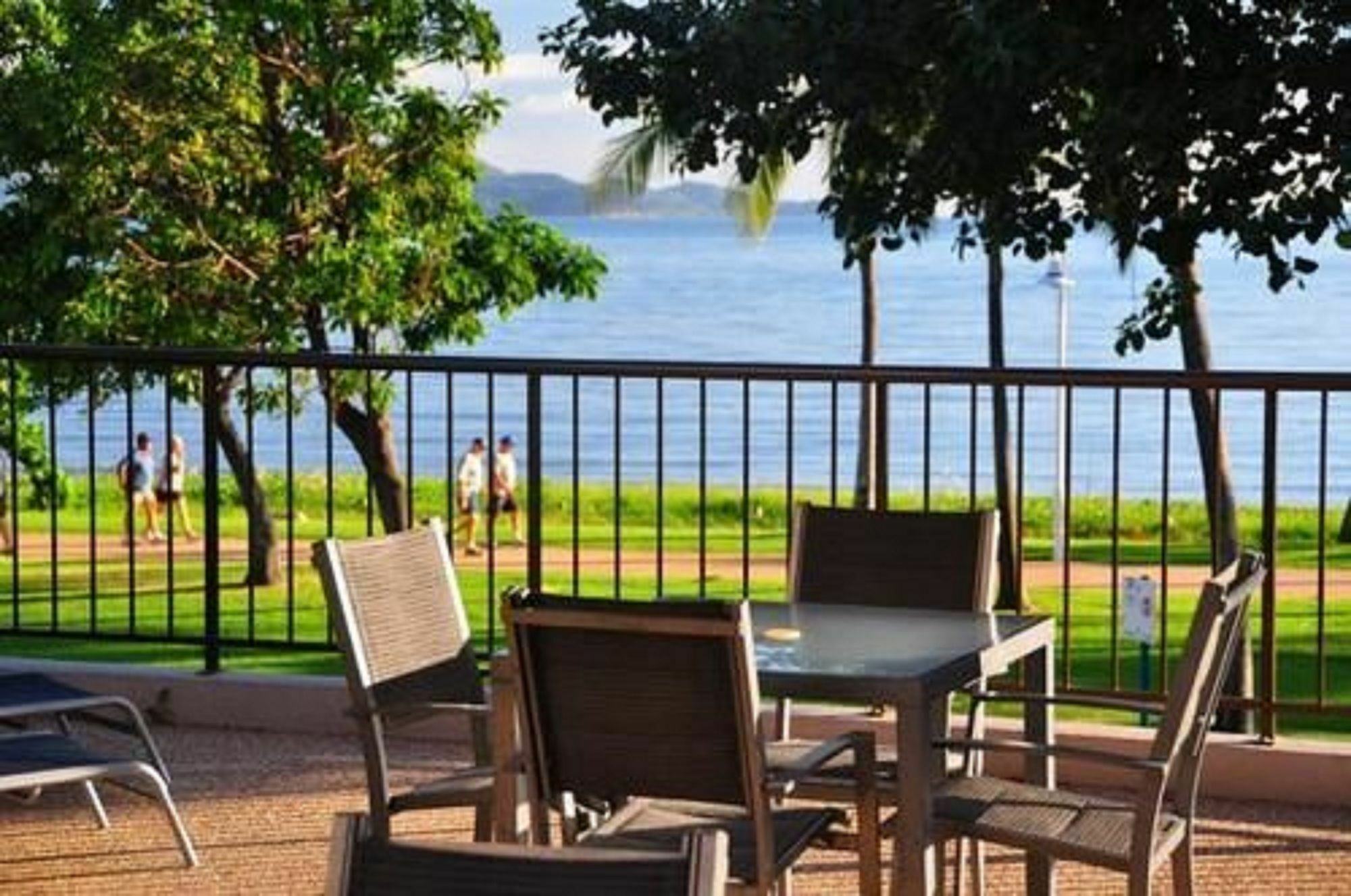 Waters Edge The Strand Townsville Eksteriør bilde